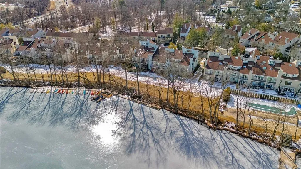 57 Waterside Close Eastchester NY 10709