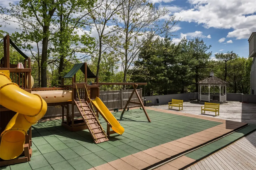 57 Waterside Close Eastchester NY 10709