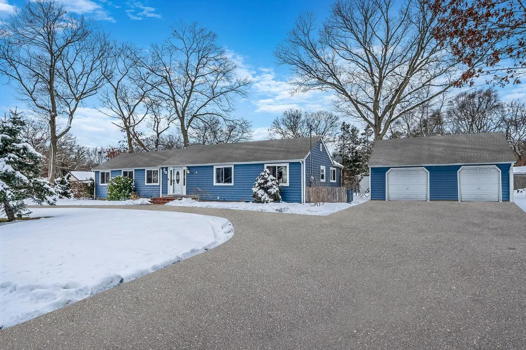 98 Smithtown Polk Boulevard Centereach NY 11720