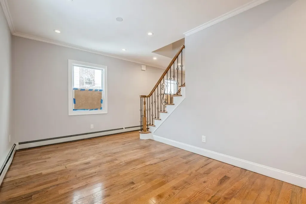 246-59 86th Road Bellerose NY 11426