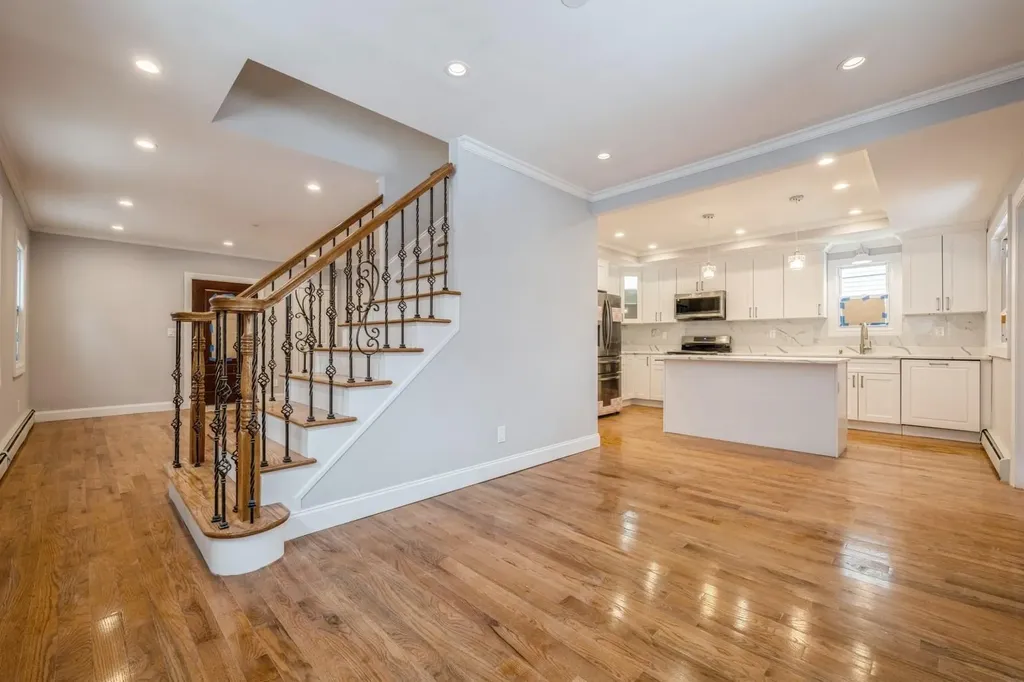 246-59 86th Road Bellerose NY 11426