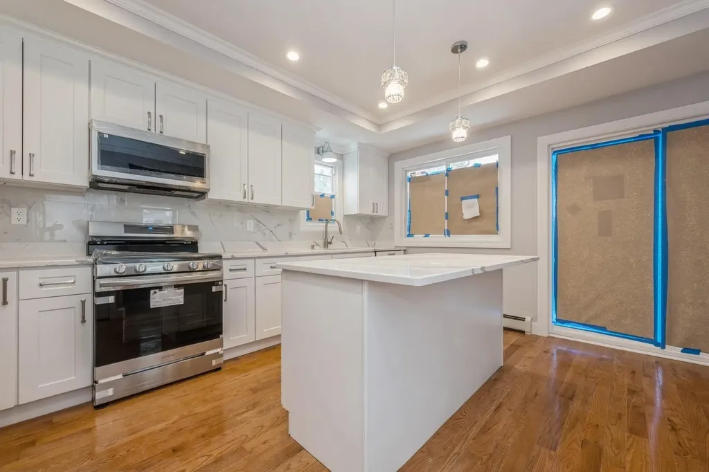 246-59 86th Road Bellerose NY 11426