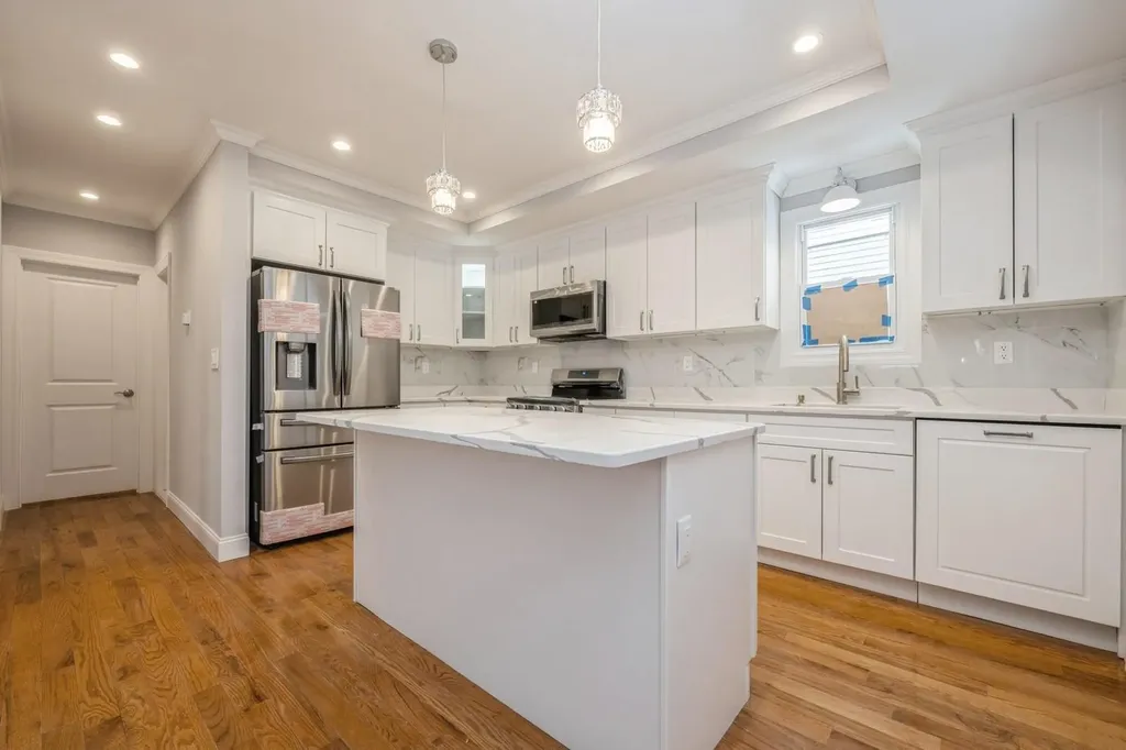 246-59 86th Road Bellerose NY 11426