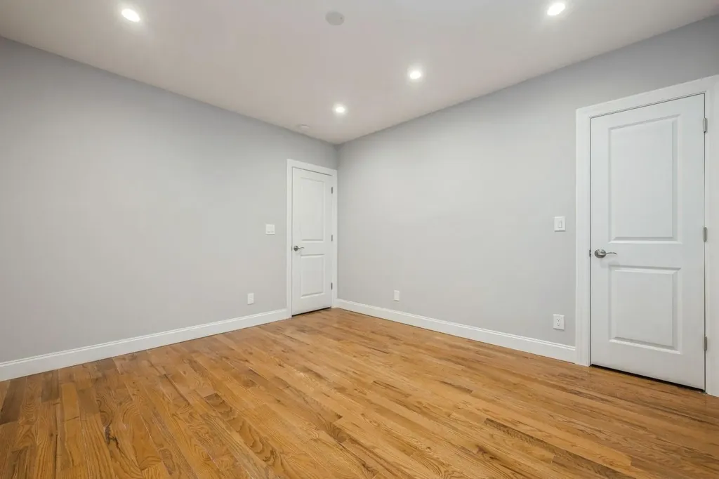 246-59 86th Road Bellerose NY 11426
