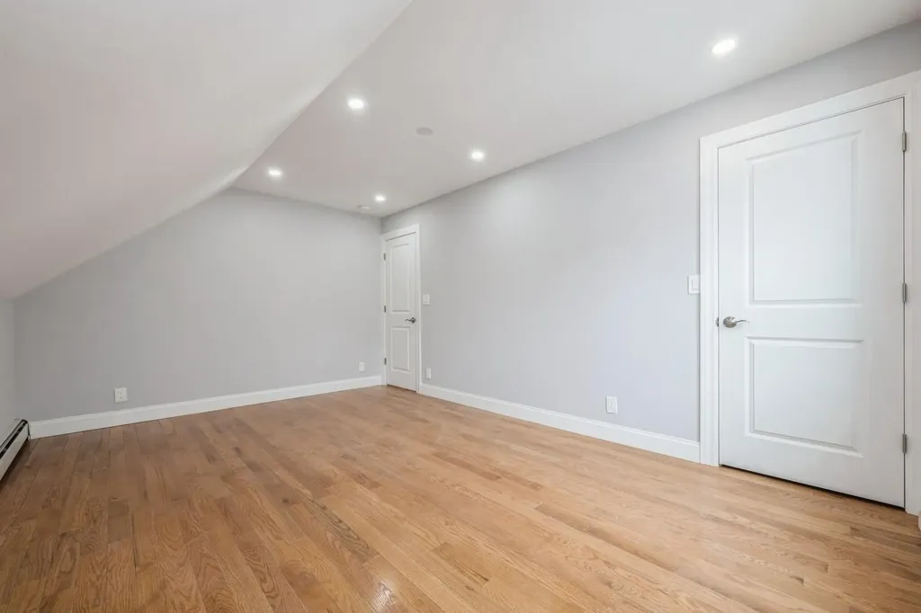 246-59 86th Road Bellerose NY 11426