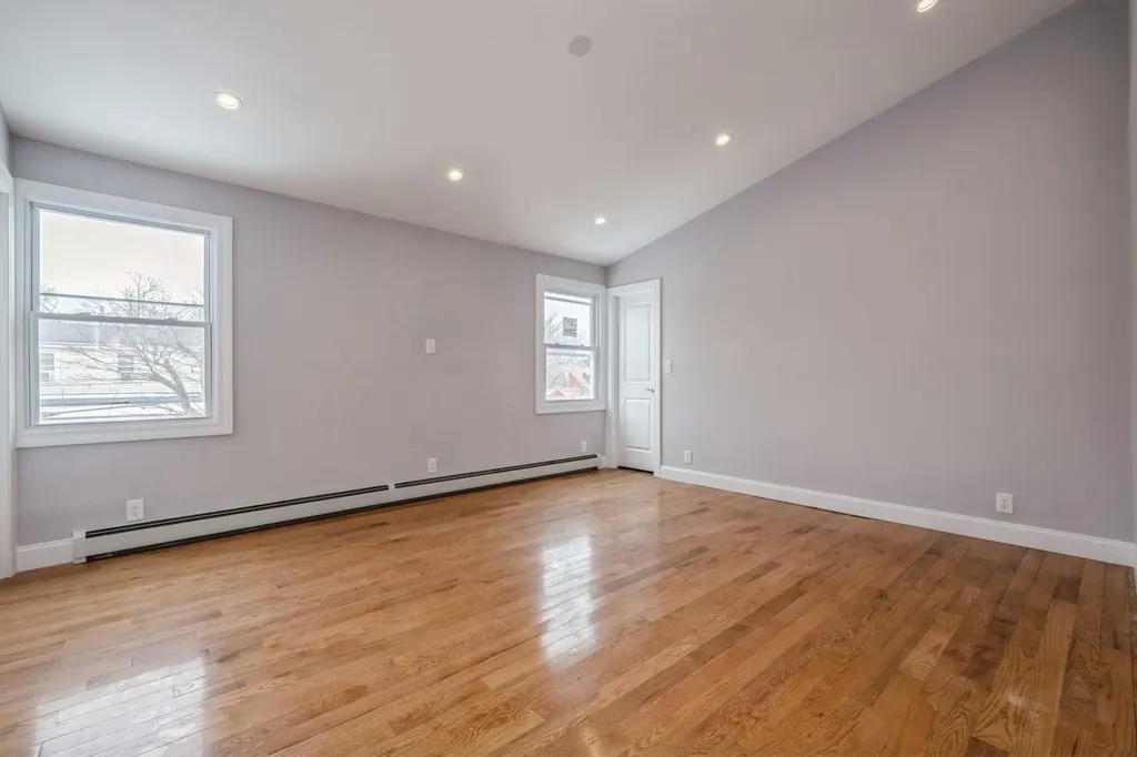 246-59 86th Road Bellerose NY 11426