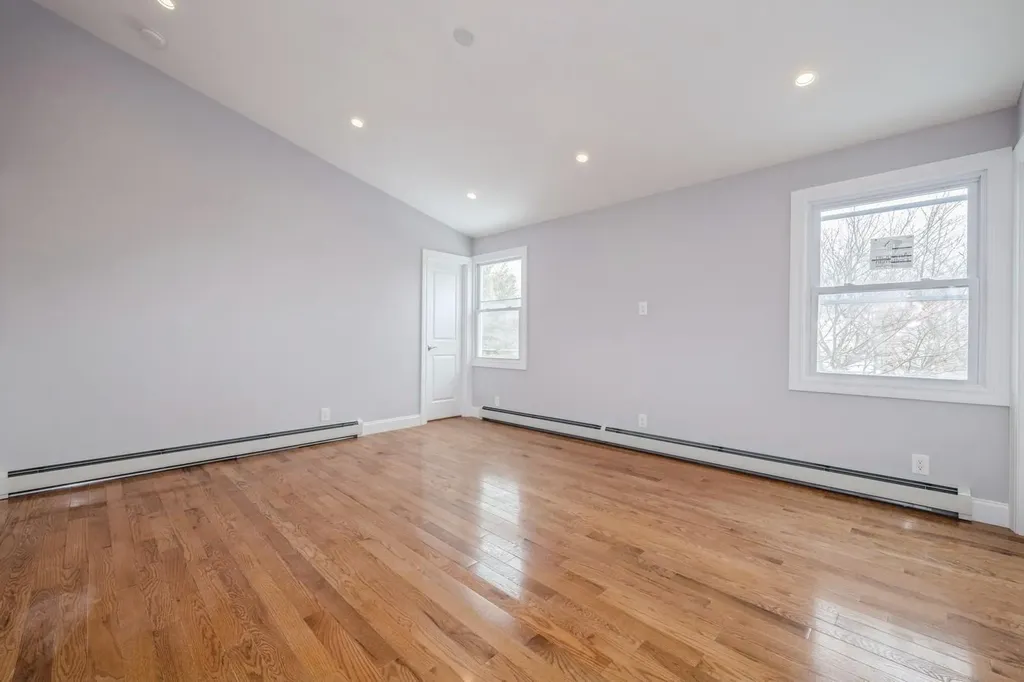 246-59 86th Road Bellerose NY 11426
