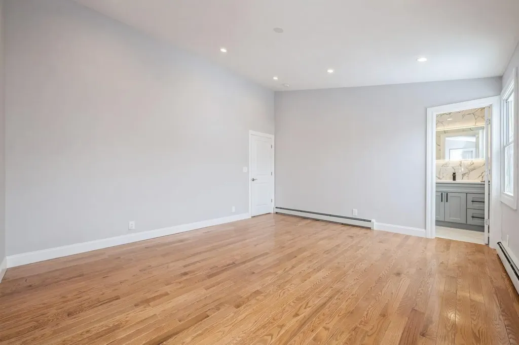246-59 86th Road Bellerose NY 11426