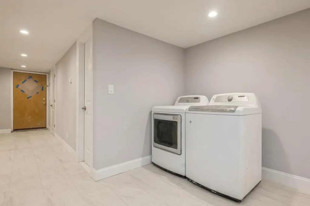 246-59 86th Road Bellerose NY 11426