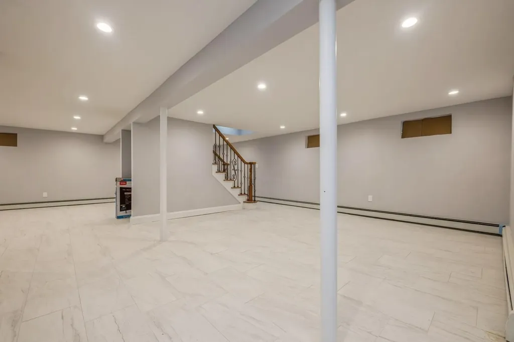246-59 86th Road Bellerose NY 11426