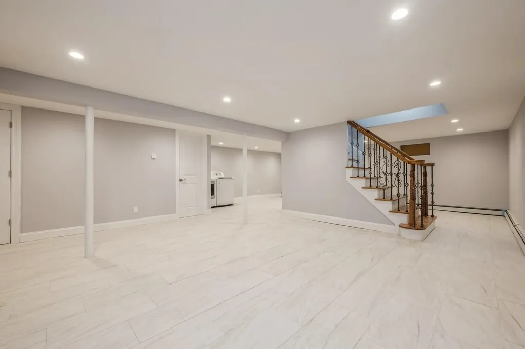 246-59 86th Road Bellerose NY 11426
