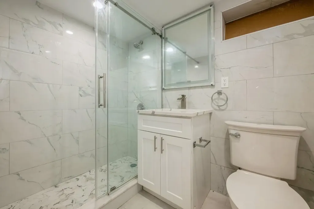 246-59 86th Road Bellerose NY 11426