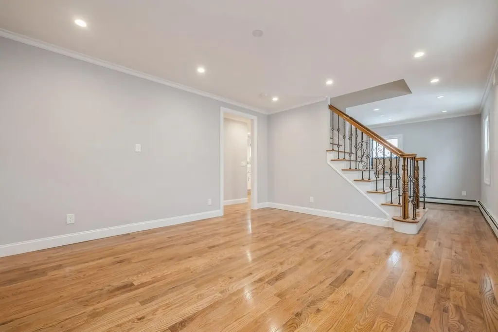 246-59 86th Road Bellerose NY 11426
