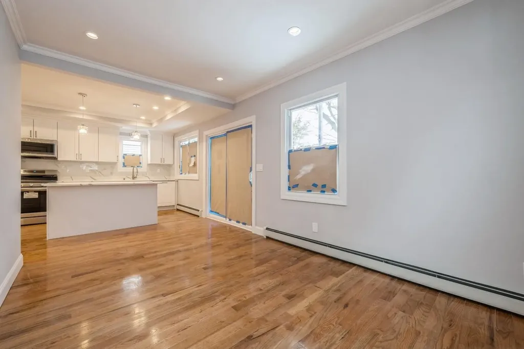 246-59 86th Road Bellerose NY 11426