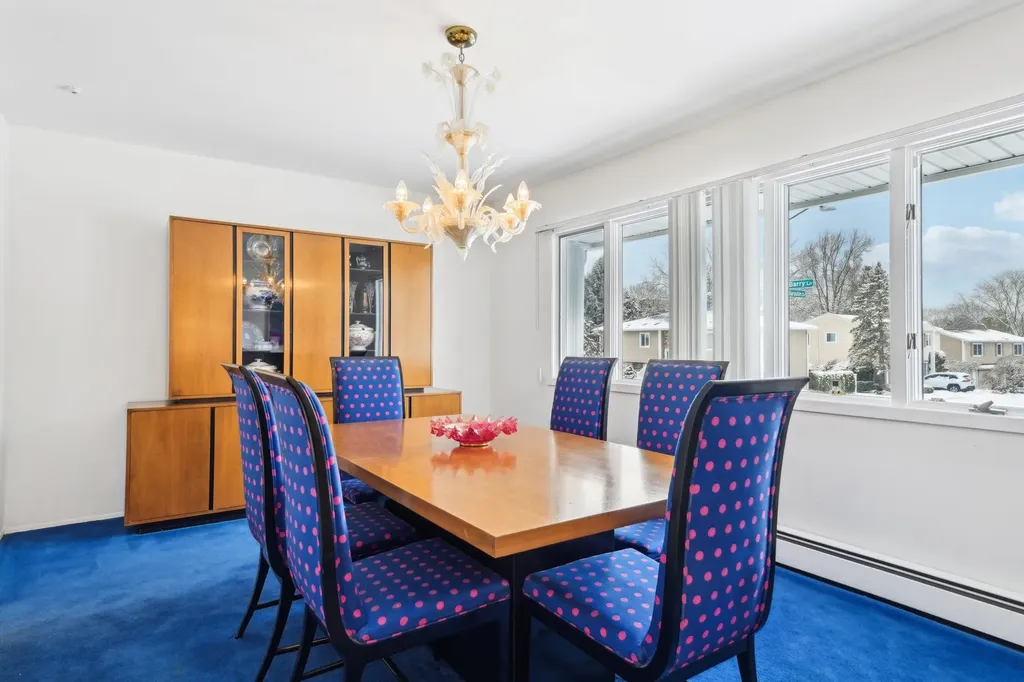 68 Barry Lane Syosset NY 11791