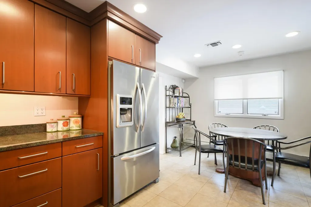 68 Barry Lane Syosset NY 11791