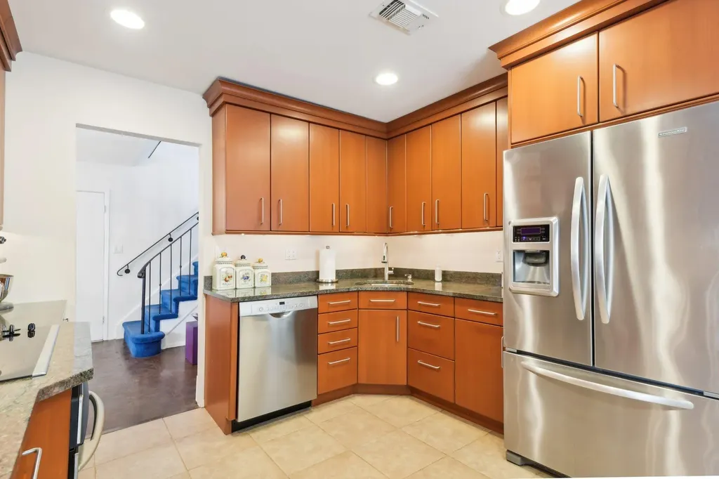 68 Barry Lane Syosset NY 11791