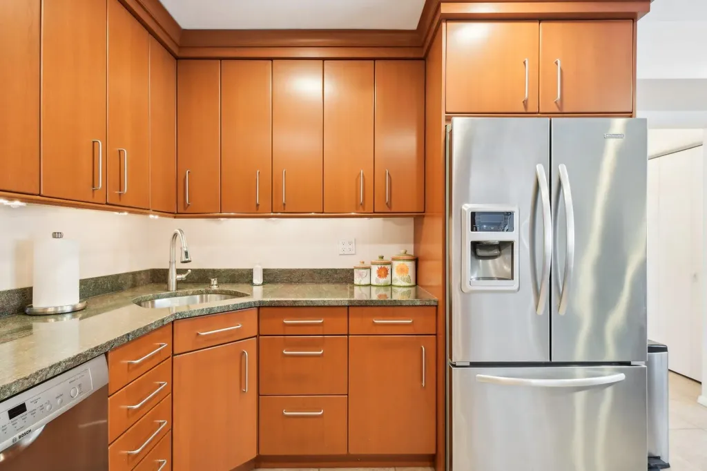 68 Barry Lane Syosset NY 11791