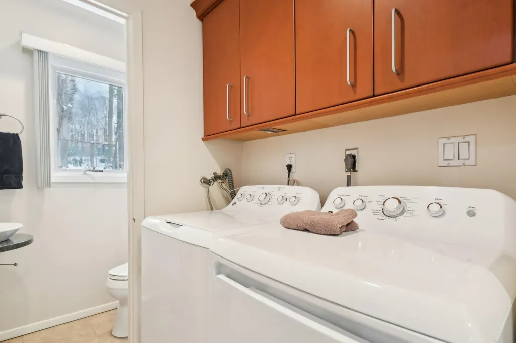 68 Barry Lane Syosset NY 11791