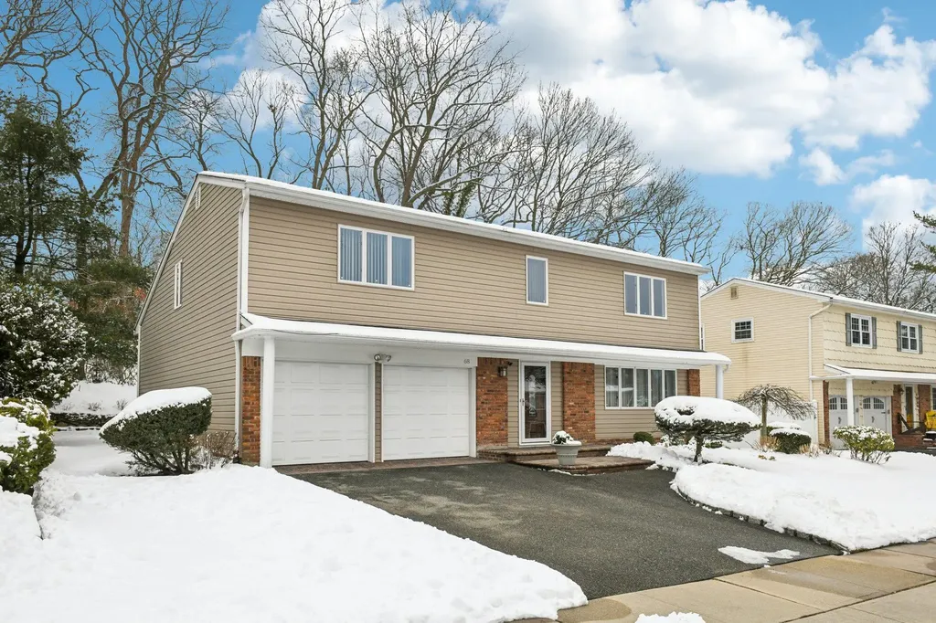 68 Barry Lane Syosset NY 11791