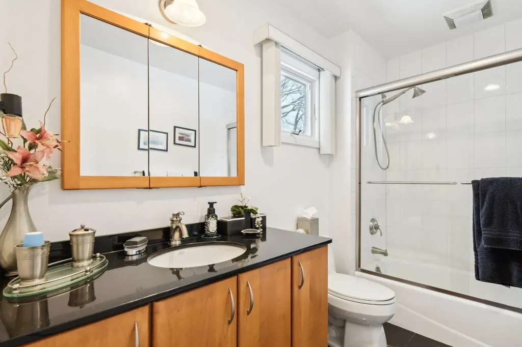 68 Barry Lane Syosset NY 11791