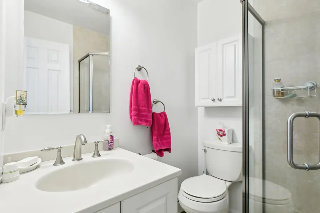 68 Barry Lane Syosset NY 11791