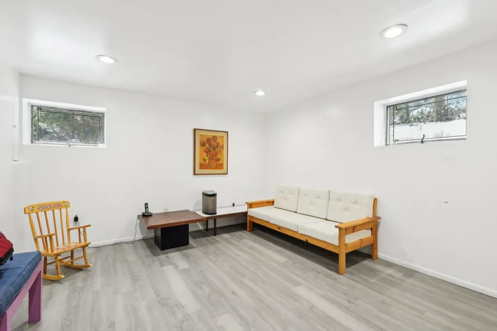 68 Barry Lane Syosset NY 11791