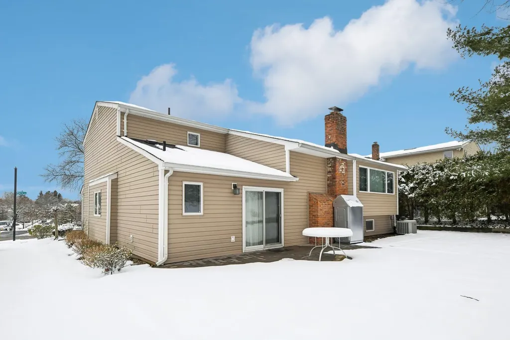 68 Barry Lane Syosset NY 11791