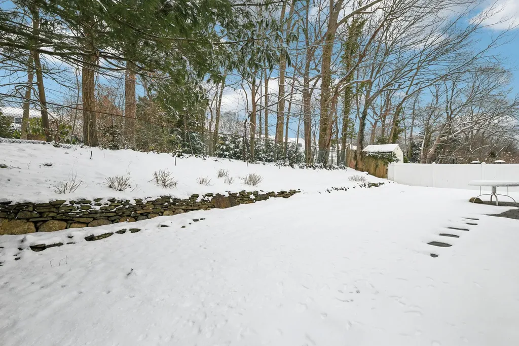 68 Barry Lane Syosset NY 11791