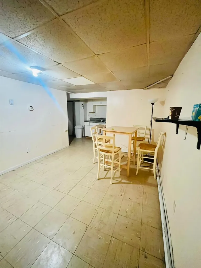 55 Middlecamp Road Westbury NY 11590
