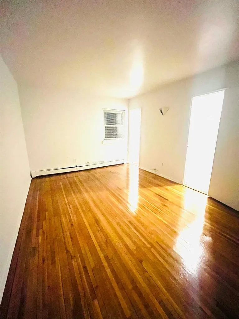 55 Middlecamp Road Westbury NY 11590