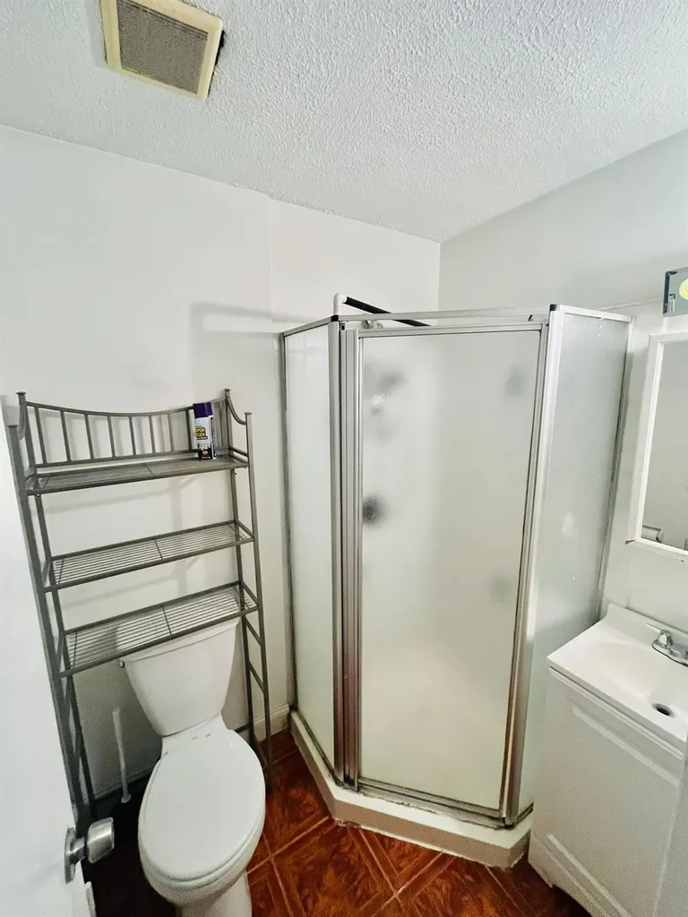 55 Middlecamp Road Westbury NY 11590