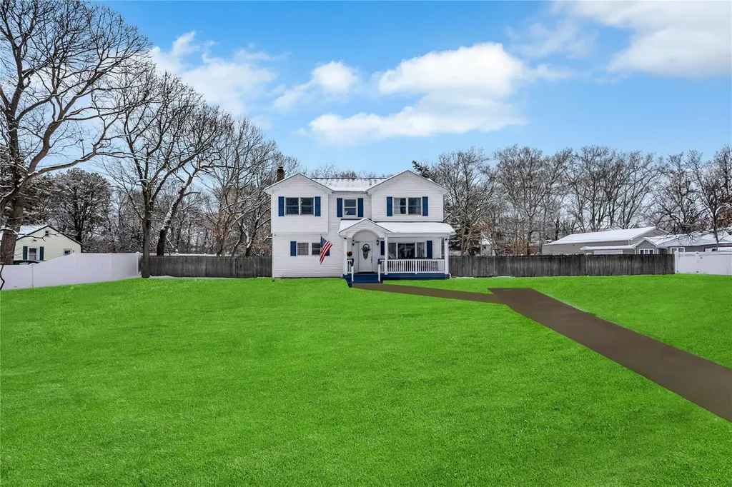 145 Hammond Road Brookhaven NY 11720