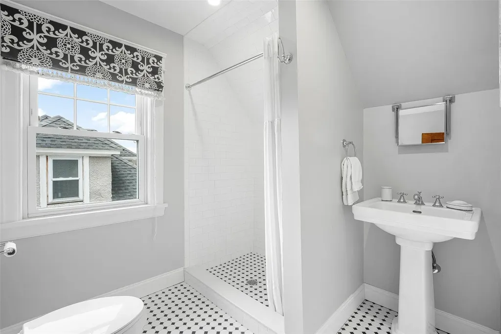 164 Harmon Avenue Pelham NY 10803