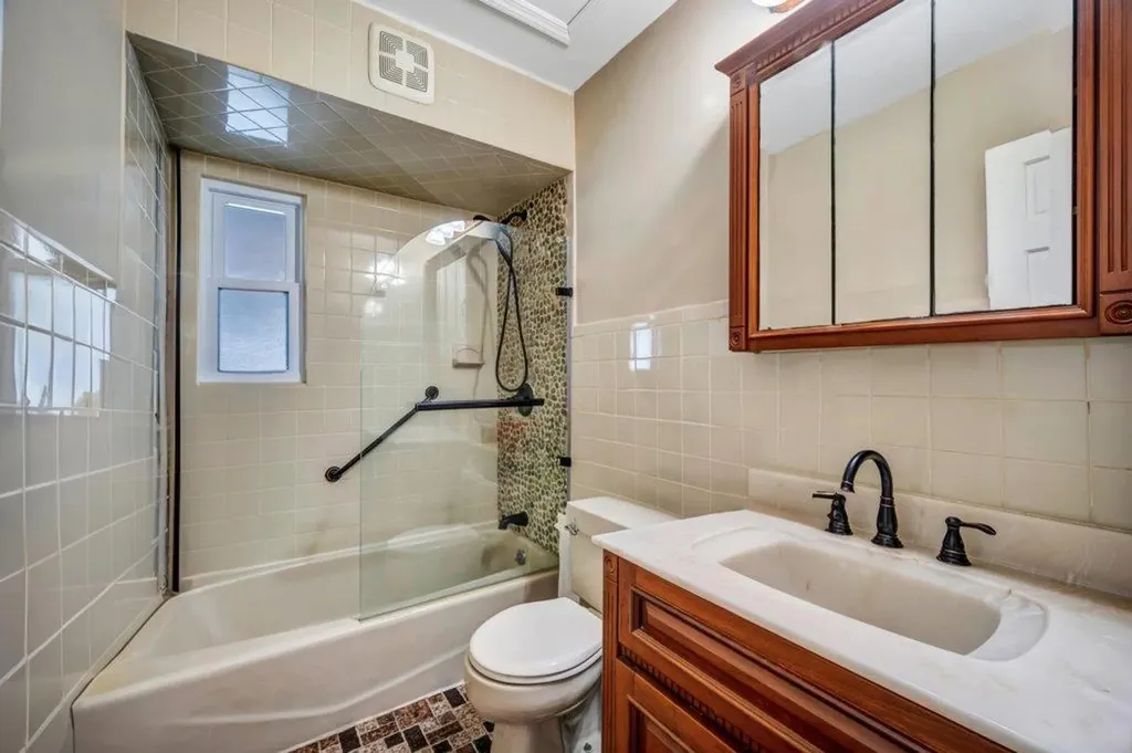 11 Russell Avenue Elmont NY 11003
