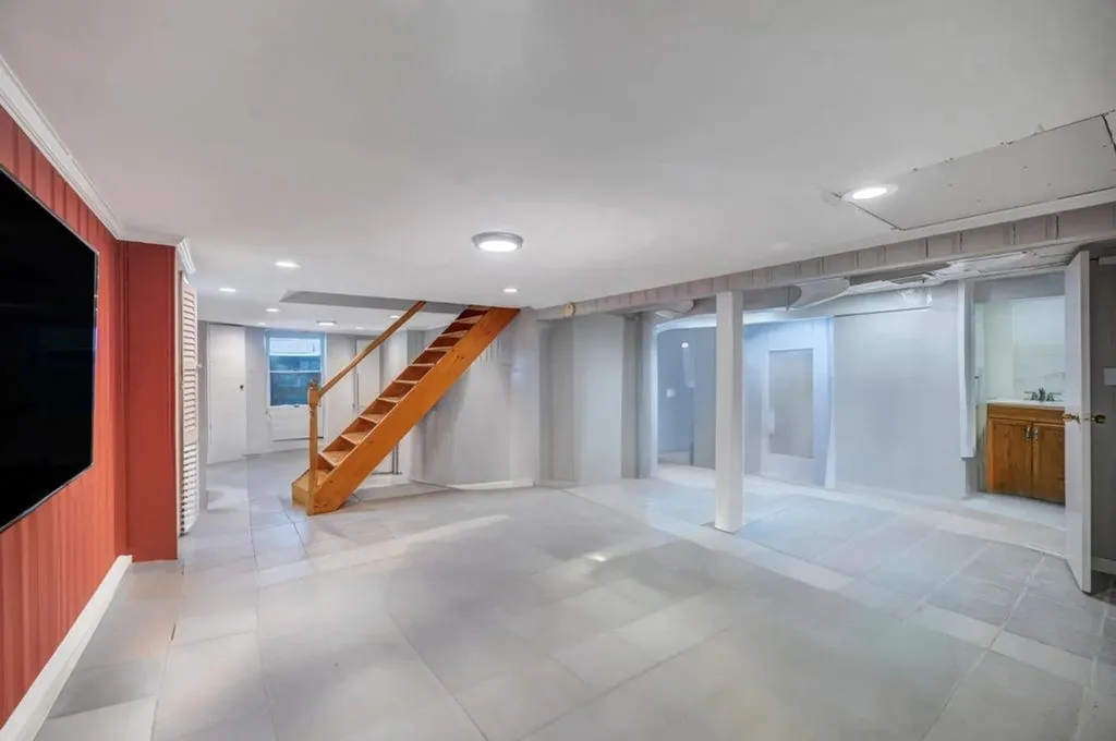 11 Russell Avenue Elmont NY 11003