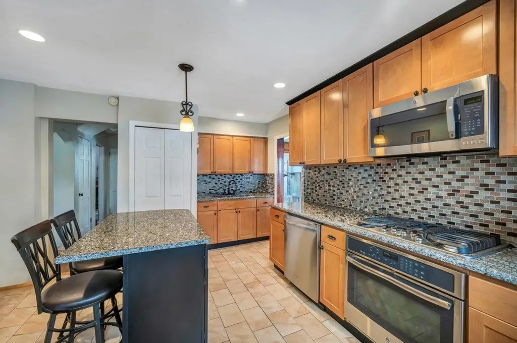 11 Russell Avenue Elmont NY 11003