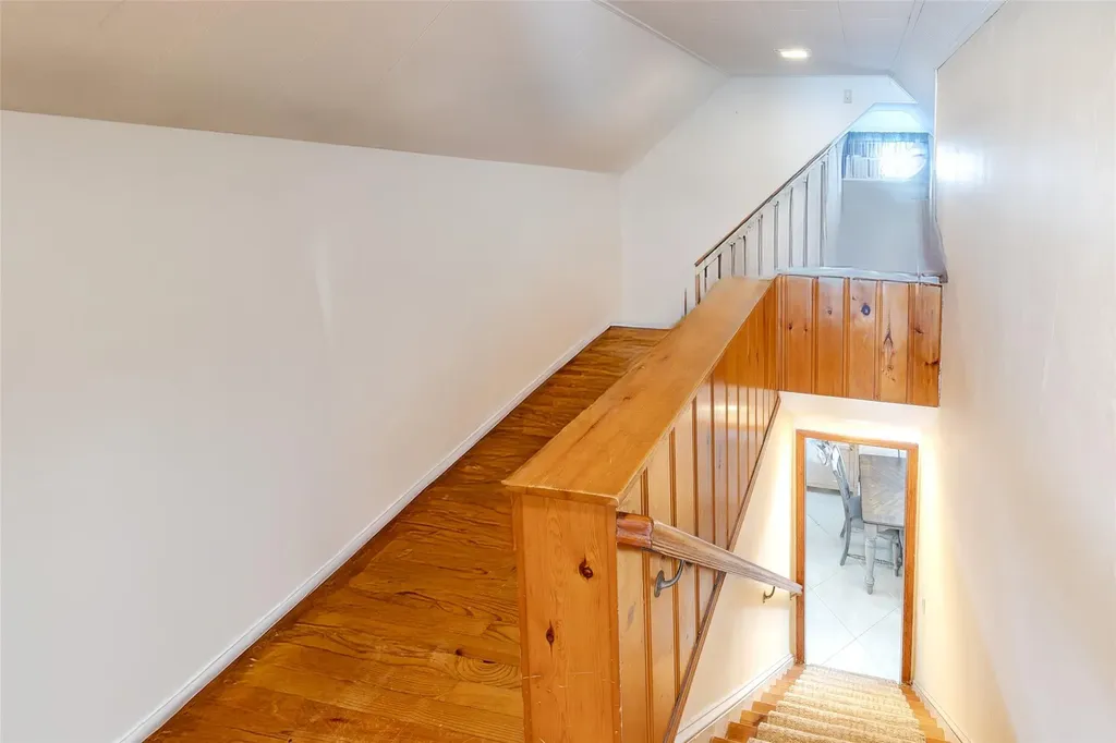 14 Orchard Place Valley Stream NY 11580