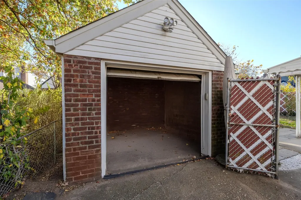 14 Orchard Place Valley Stream NY 11580