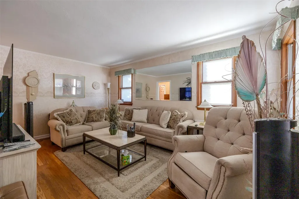 14 Orchard Place Valley Stream NY 11580