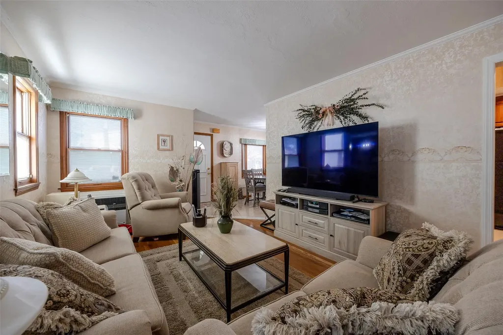 14 Orchard Place Valley Stream NY 11580