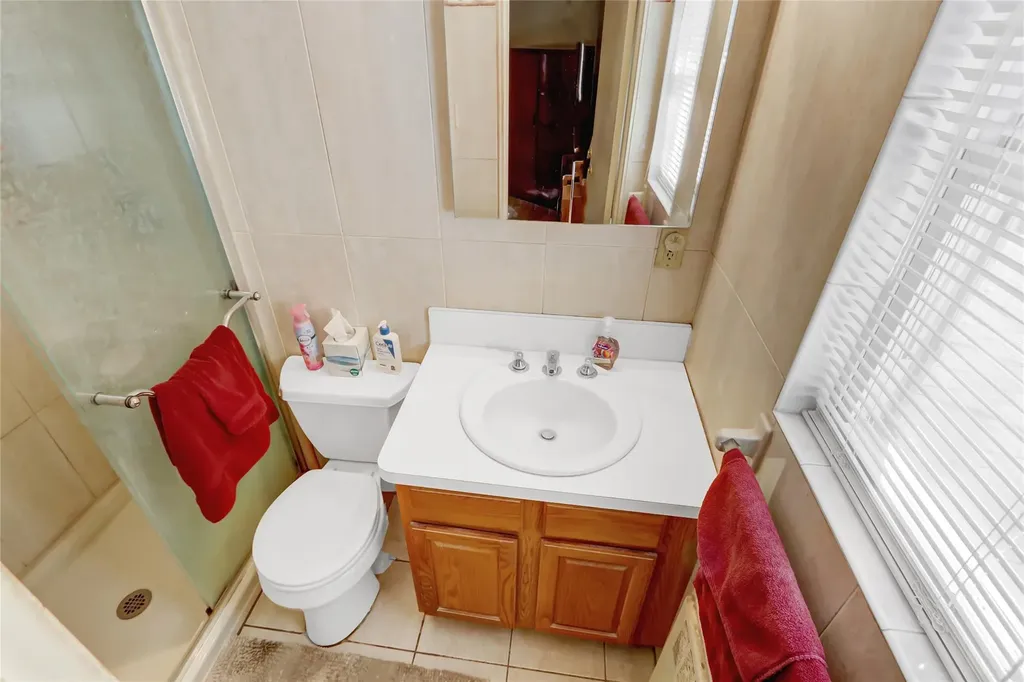 39 Cranberry Lane Plainview NY 11803