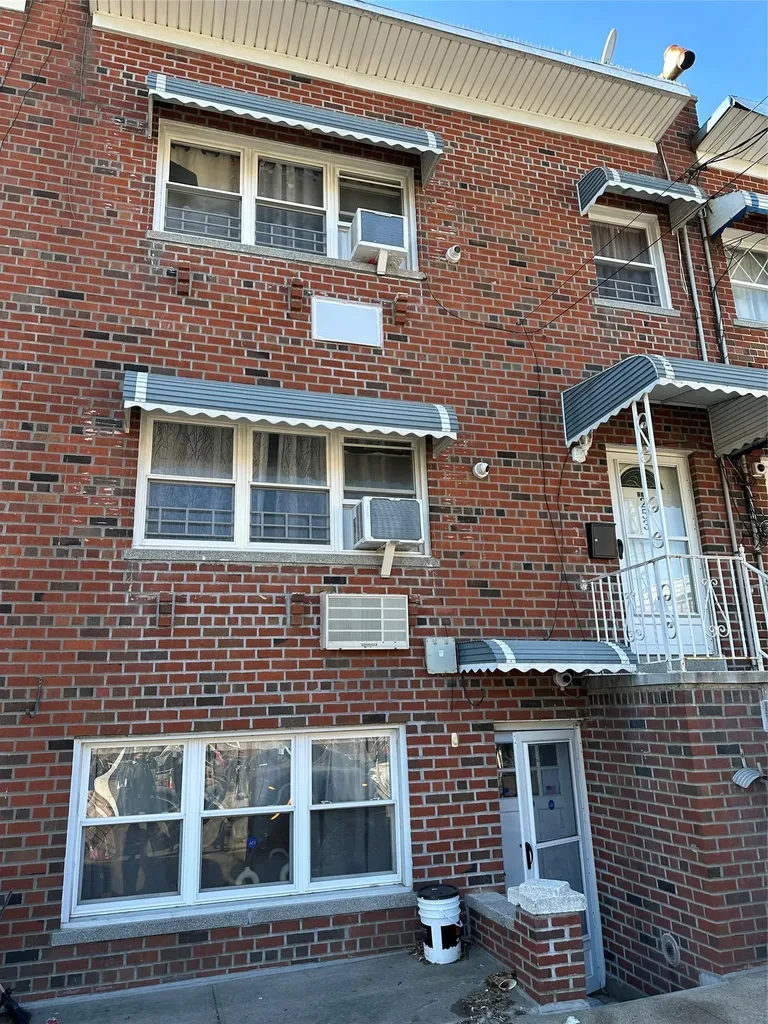 253 Robinson Avenue Bronx NY 10465