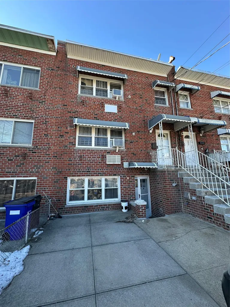 253 Robinson Avenue Bronx NY 10465