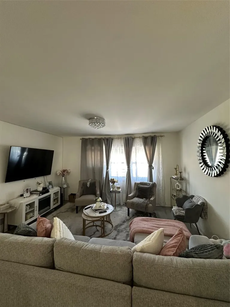 253 Robinson Avenue Bronx NY 10465