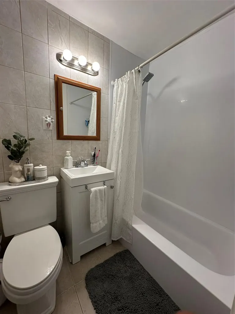 253 Robinson Avenue Bronx NY 10465