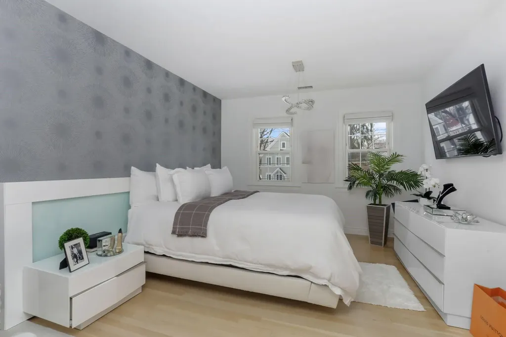425 Carol Place Pelham NY 10803
