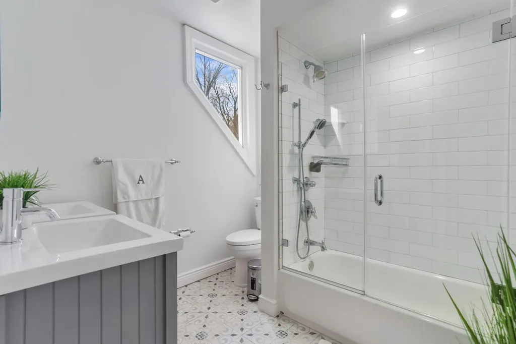 425 Carol Place Pelham NY 10803