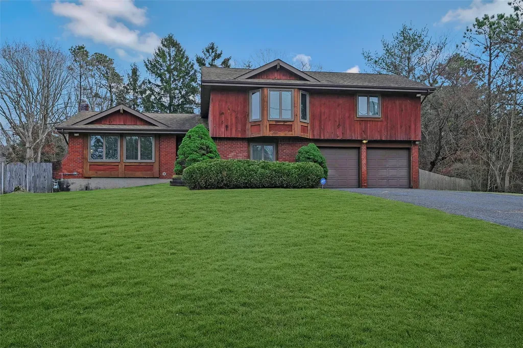 199 Wading River Hollow Road Brookhaven NY 11961