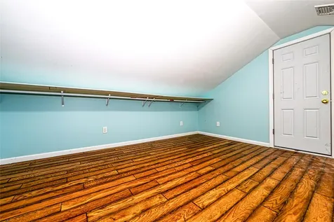 25 Fairlawn Court Shirley NY 11967